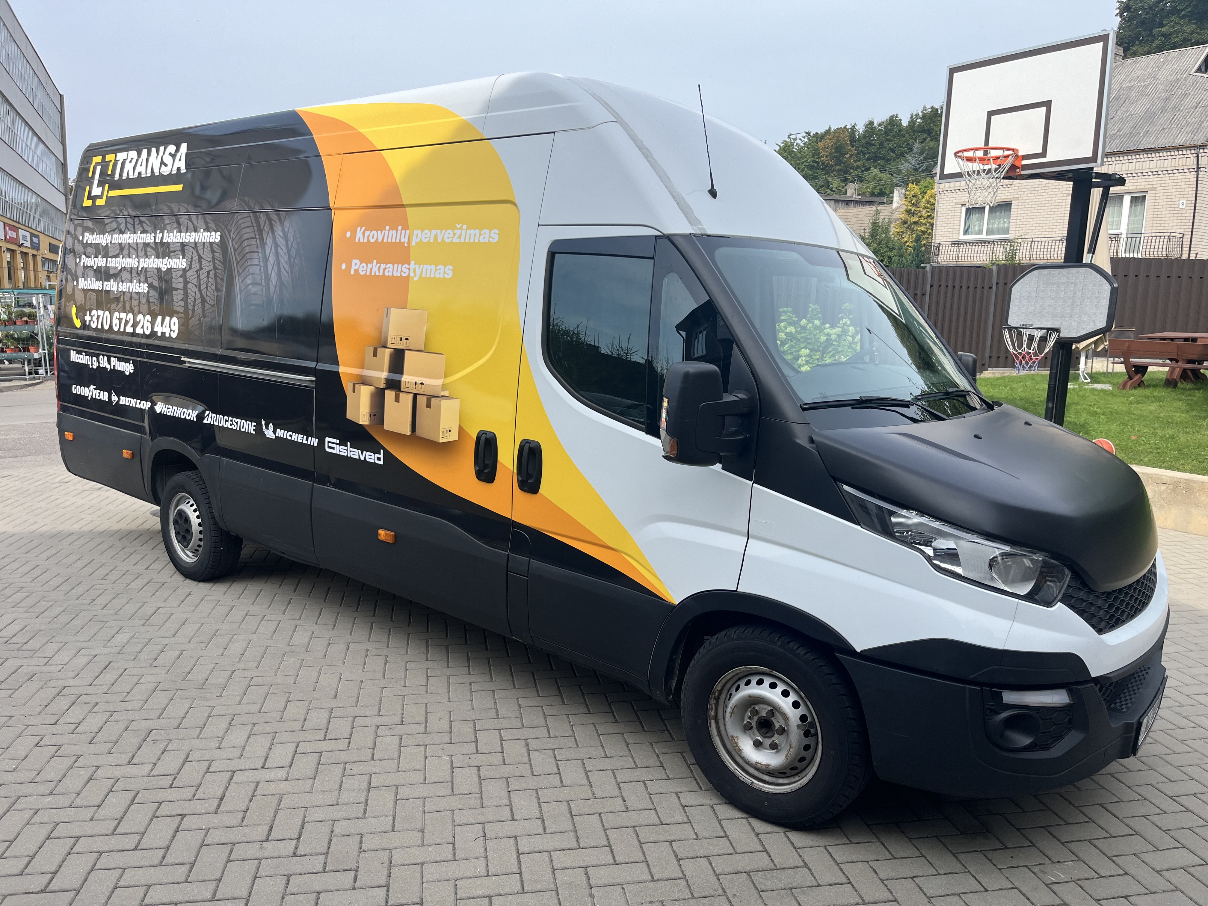 Reklama ant transporto priemonių – 11