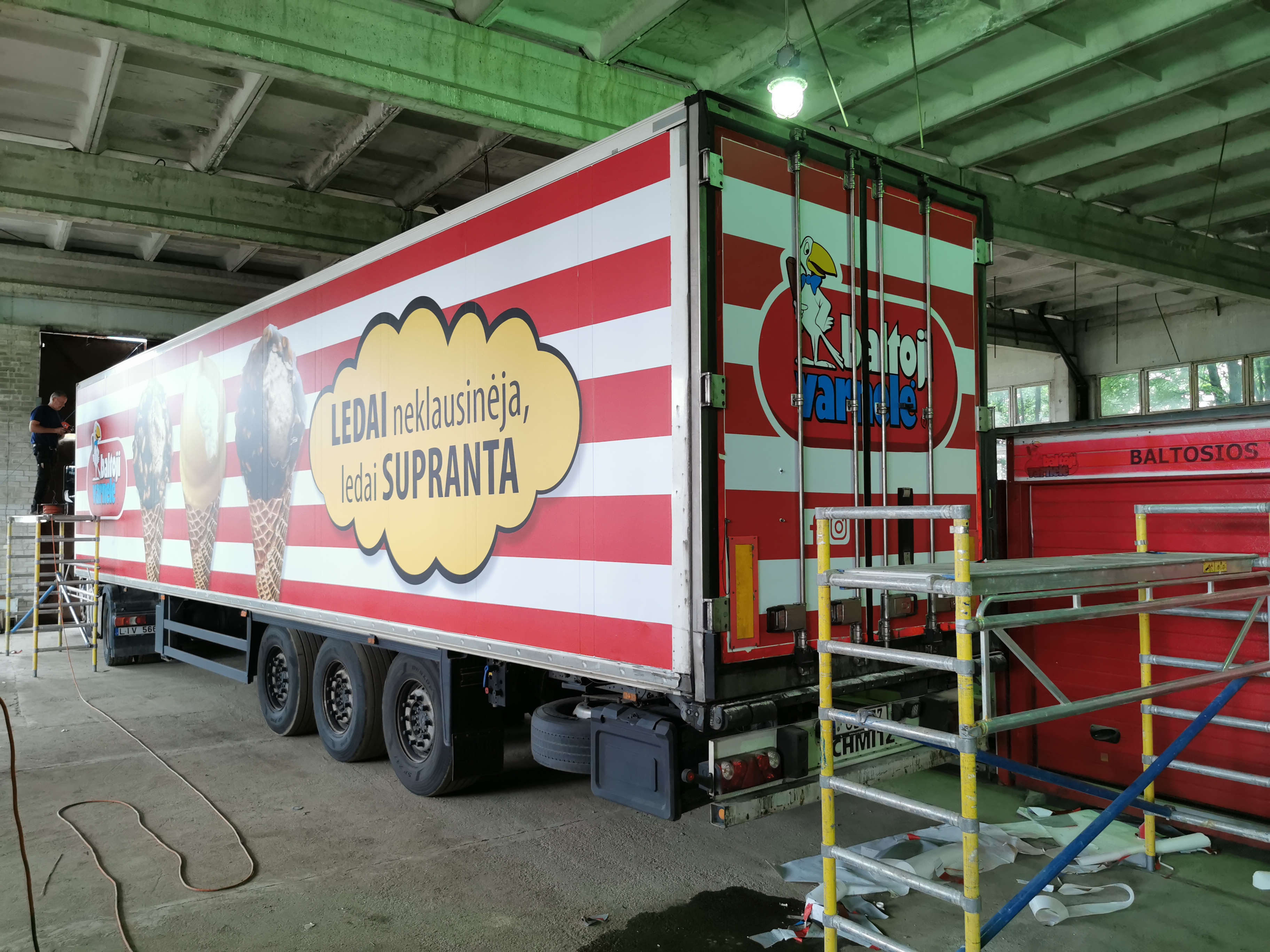 Reklama ant transporto priemonių – 16