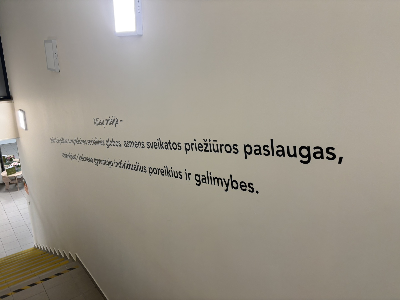 Lipdukai ant langų, sienų ir grindų – 3